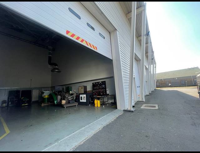 4,633M² WAREHOUSE FOR SALE IN HUGHES